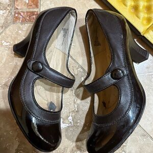 Elegant leather Chocolate Brown Mary Jane Heels